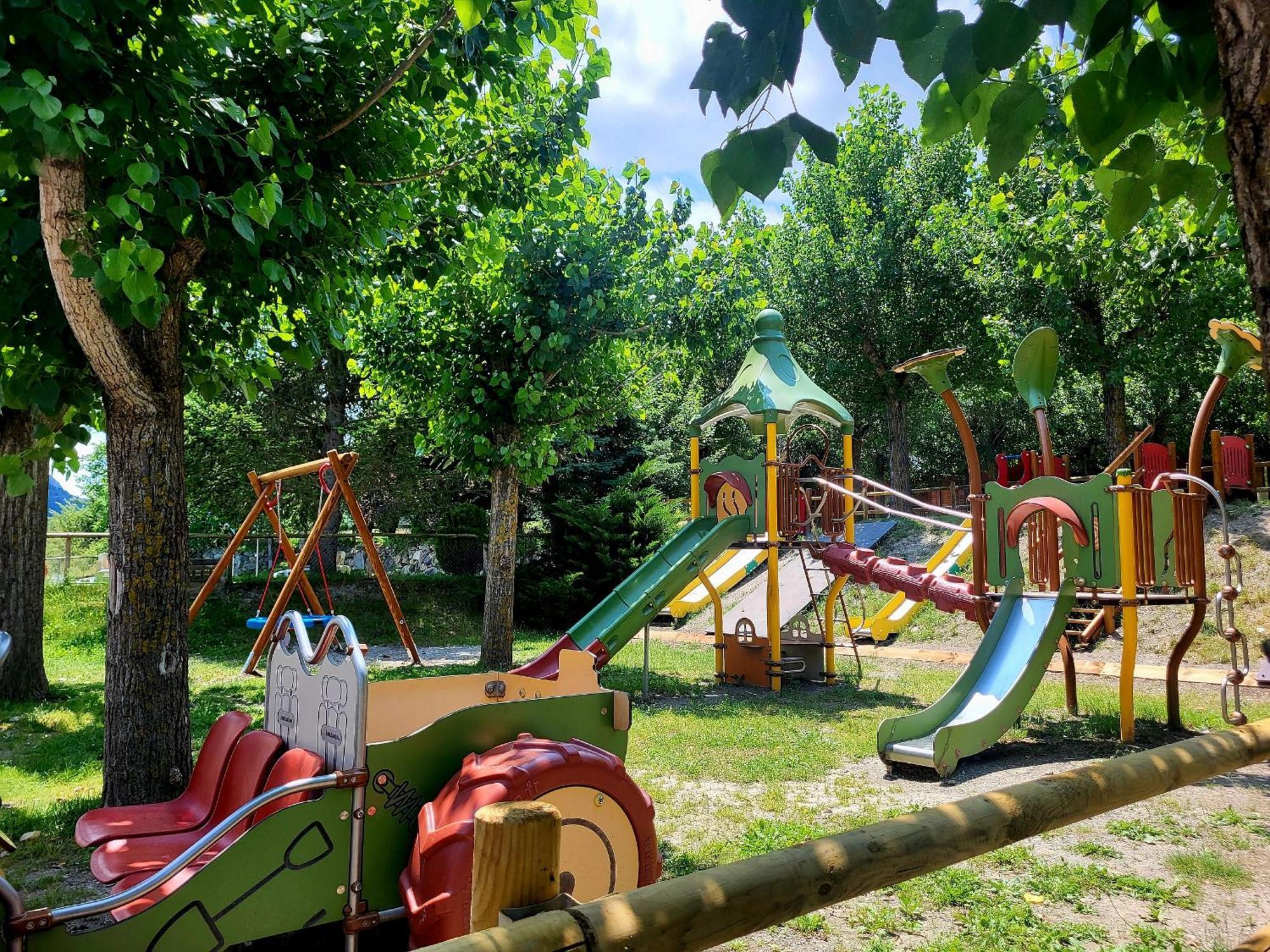Aiguestortes Camping Resort Esterri d'Àneu Extérieur photo